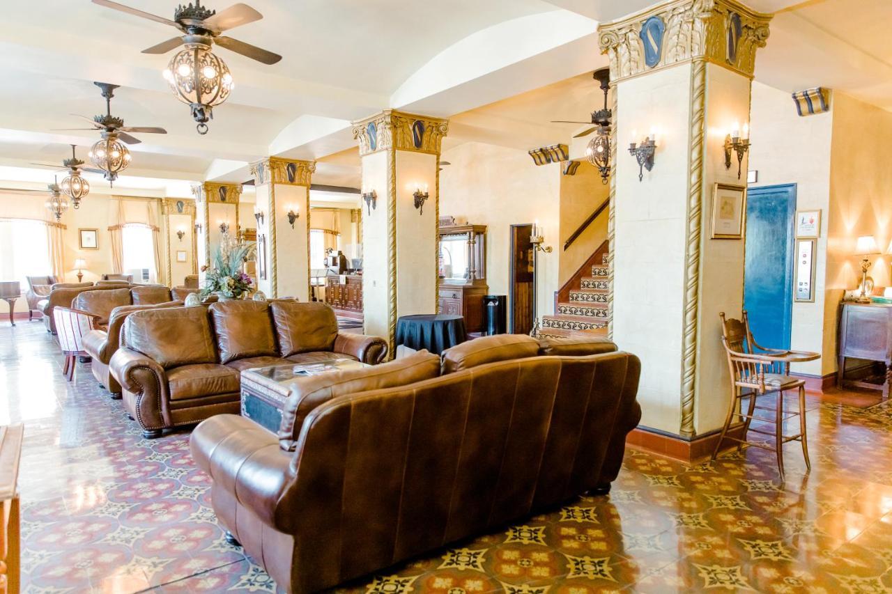 The Faust Hotel Нью Браунфелс Экстерьер фото