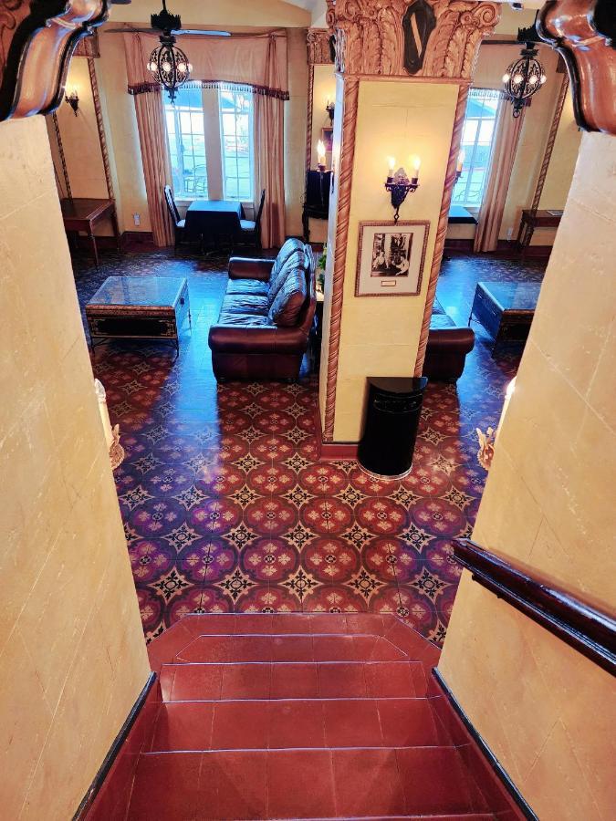 The Faust Hotel Нью Браунфелс Экстерьер фото