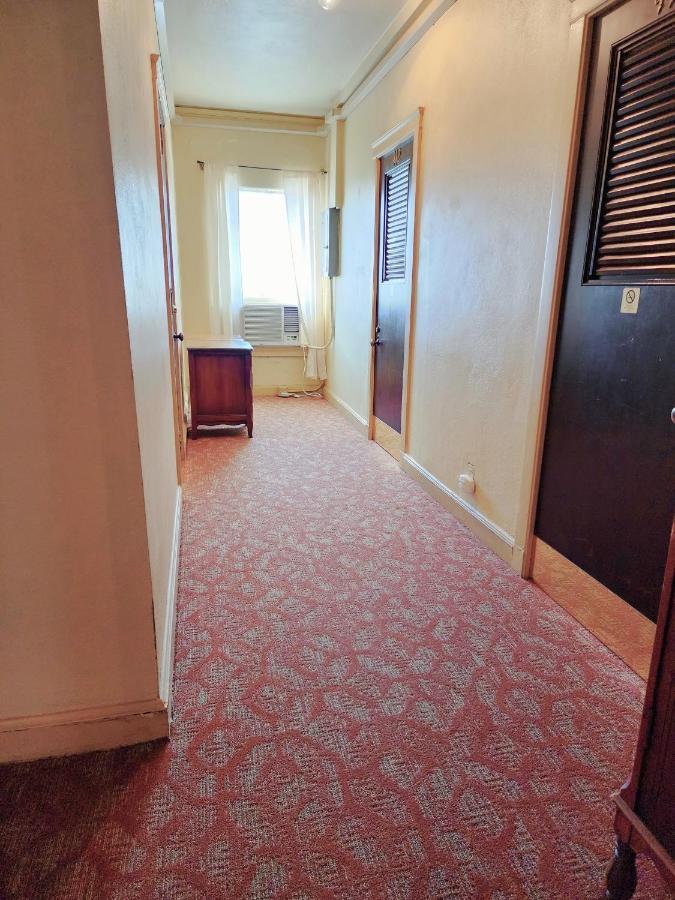 The Faust Hotel Нью Браунфелс Экстерьер фото